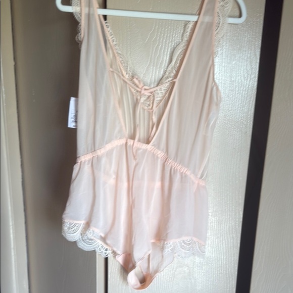 Auden Peach Chemise with Flowy Silhouette - Picture 7 of 7